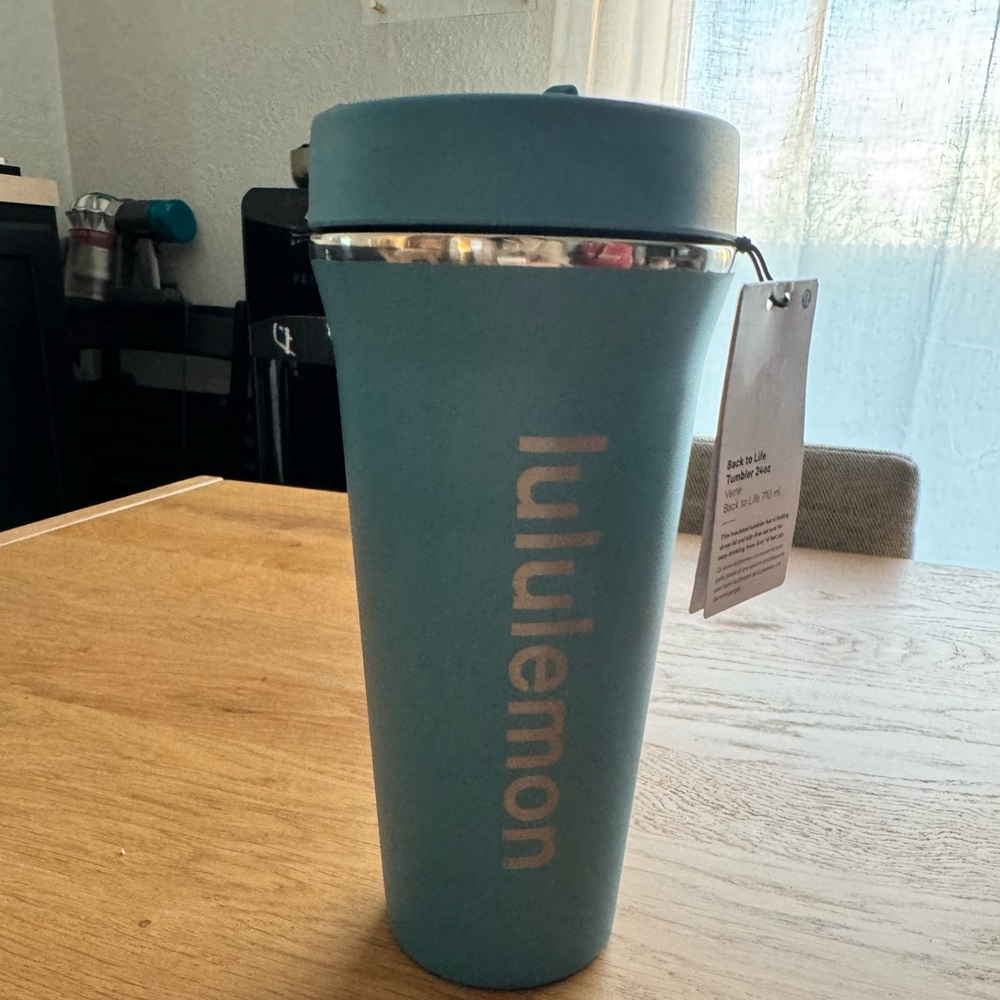 Lululemon back to life green cup NWT